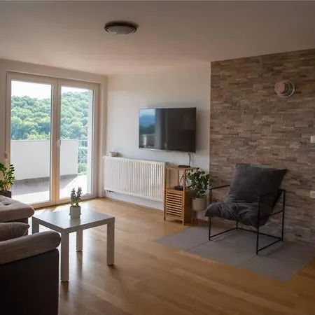 Apartment9b With Amazing View *